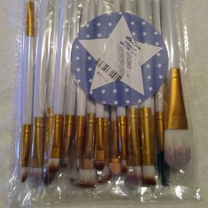 Makeup brushes